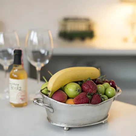 Louis Luxury Hotel *