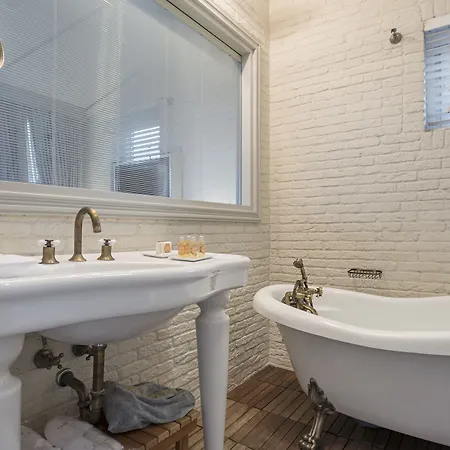 Ξενοδοχείο Louis Luxury