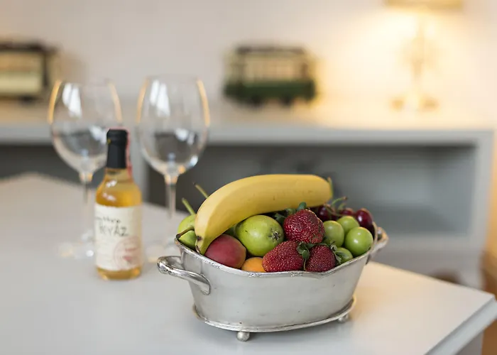 Louis Luxury Hotel *