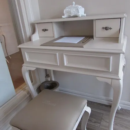 Louis Luxury