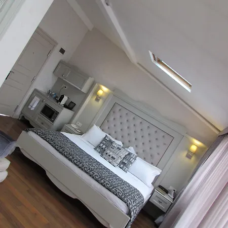 Louis Luxury