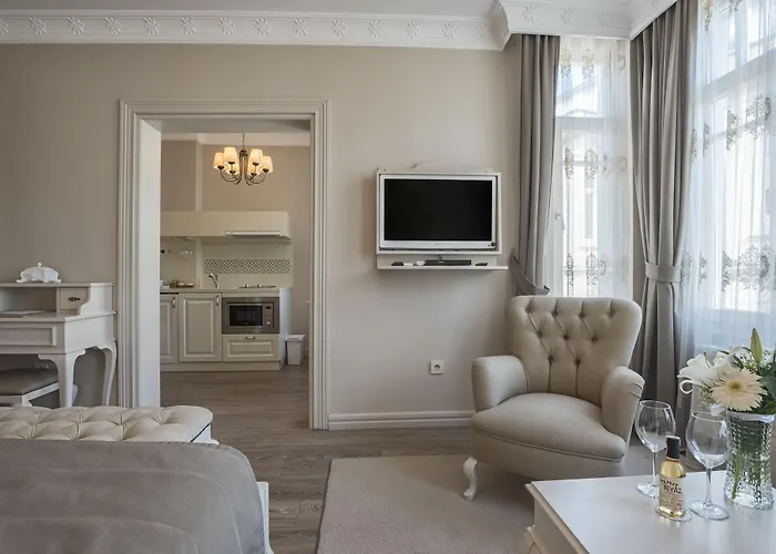 Louis Luxury Szálloda *