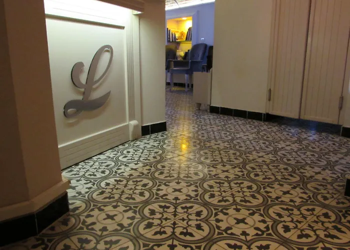 Louis Luxury Szálloda